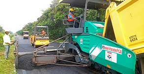 HPCL Machine In Road